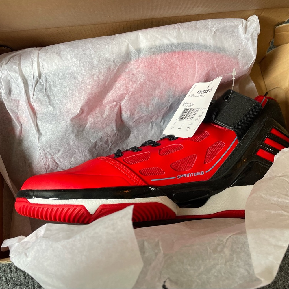 AdiZero Rose 2 basketball shoe US 10.5